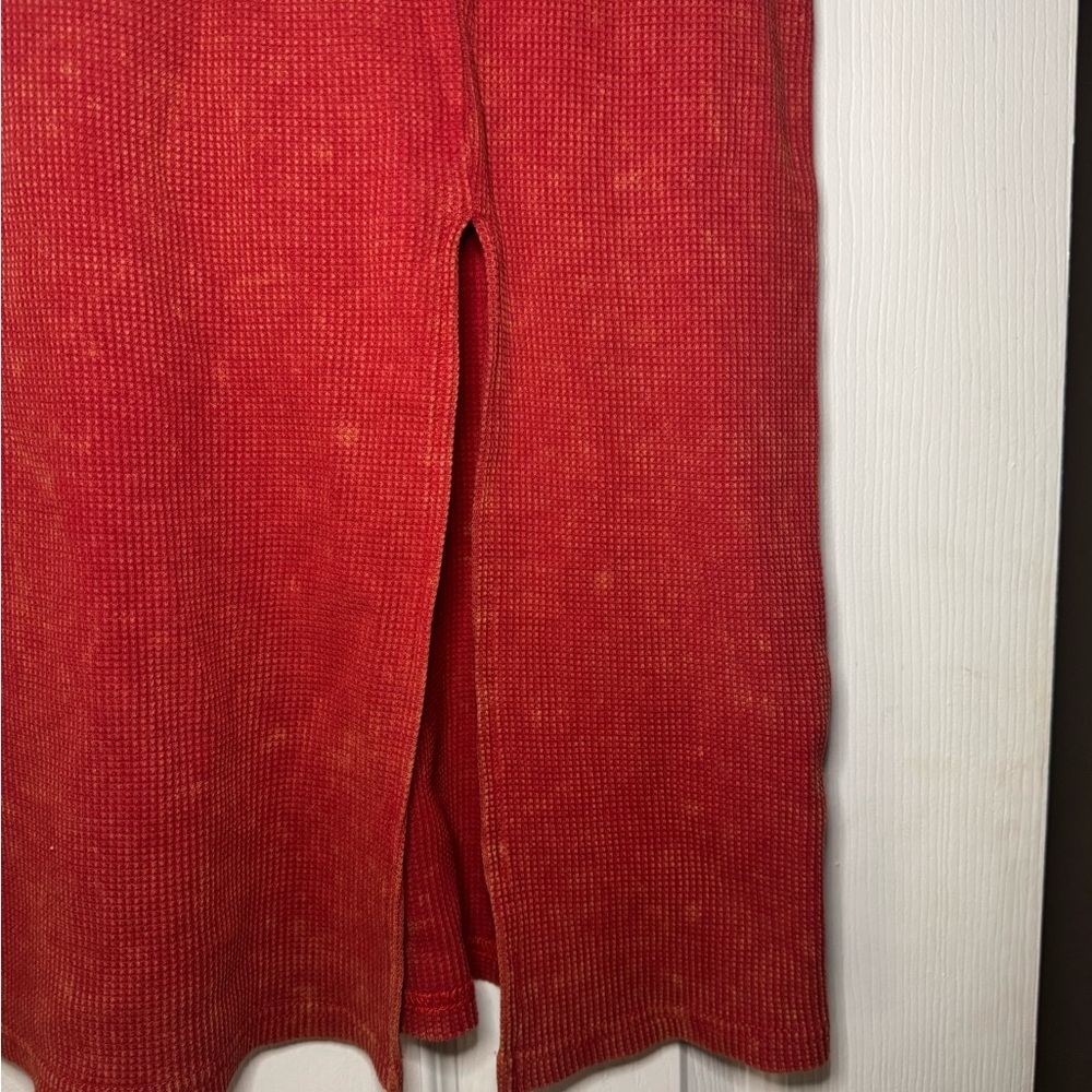 White Birch Black Label
Red Pencil Skirt with Front Slit Size L - Picture 6 of 10